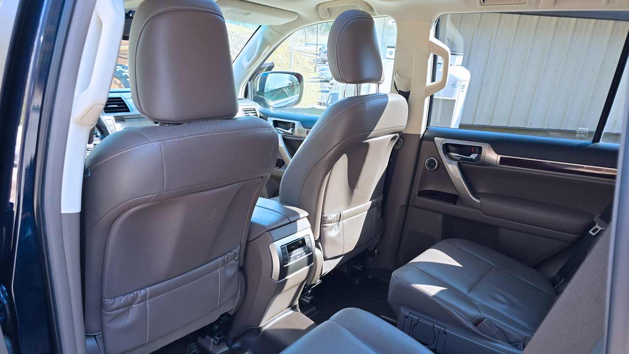 Apex-Services-Interior-Detailing-4-opt-@2x